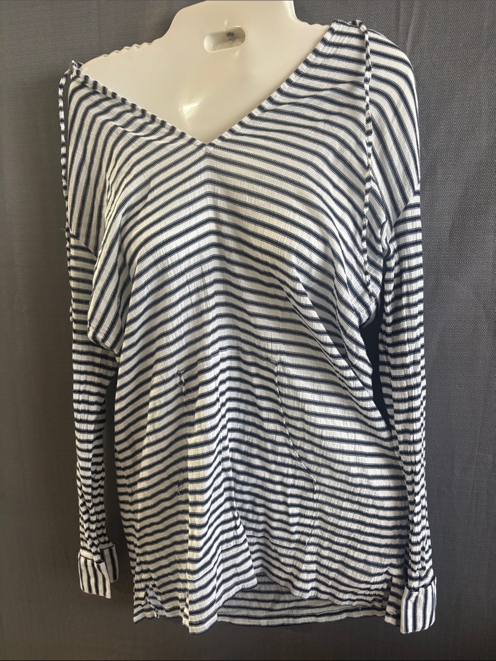 Carve design linen pinstriped long sleeve top with hood